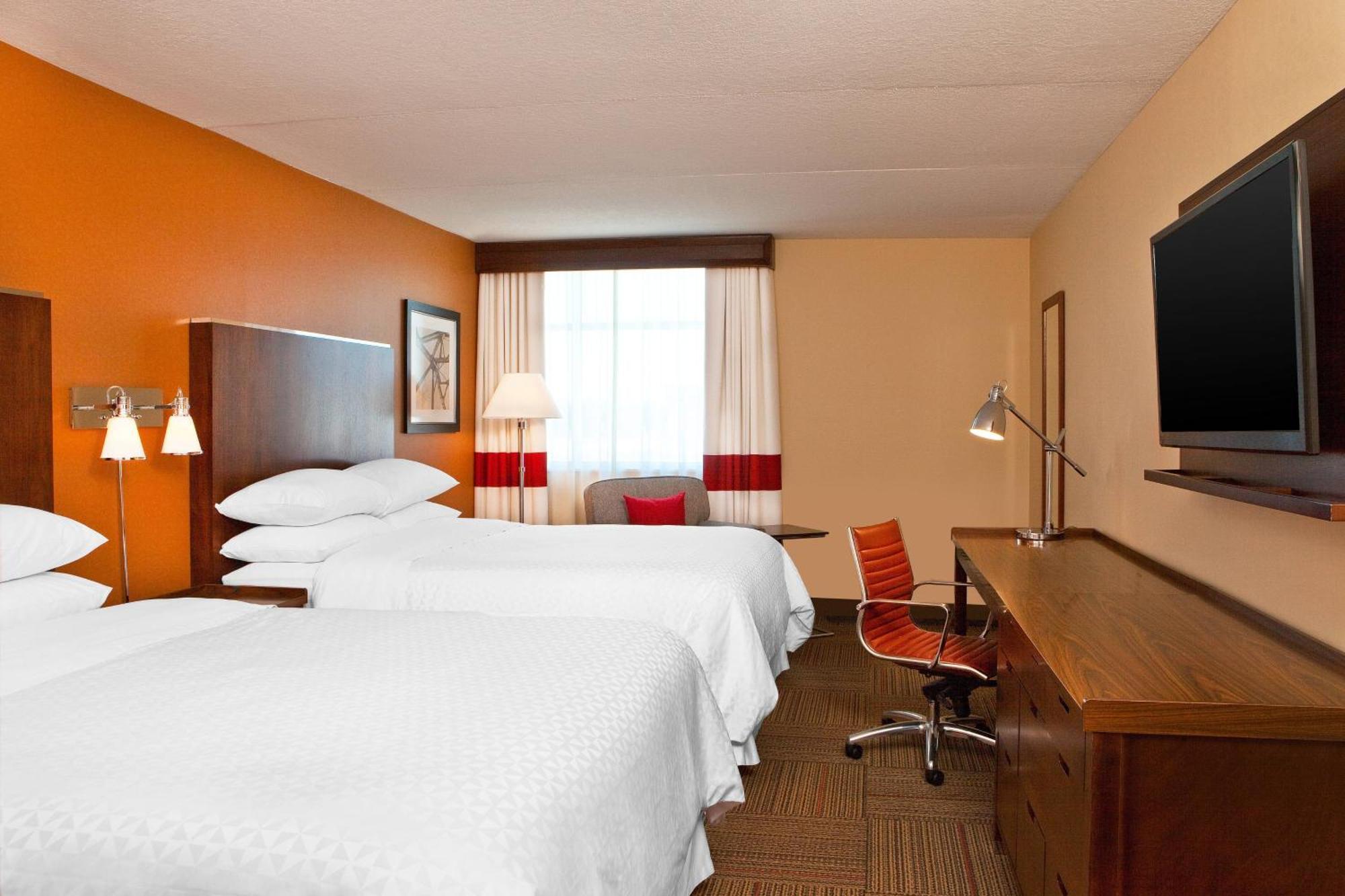 Queen Room with Two Queen Beds - Poolside