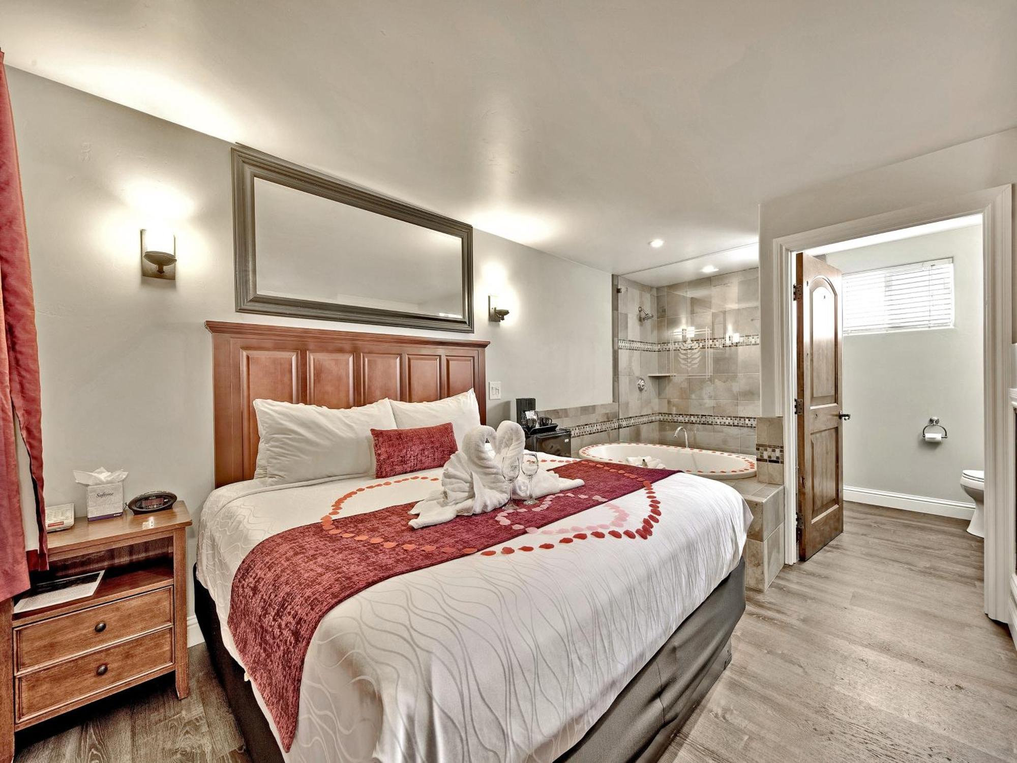 Queen Room with Spa Bath