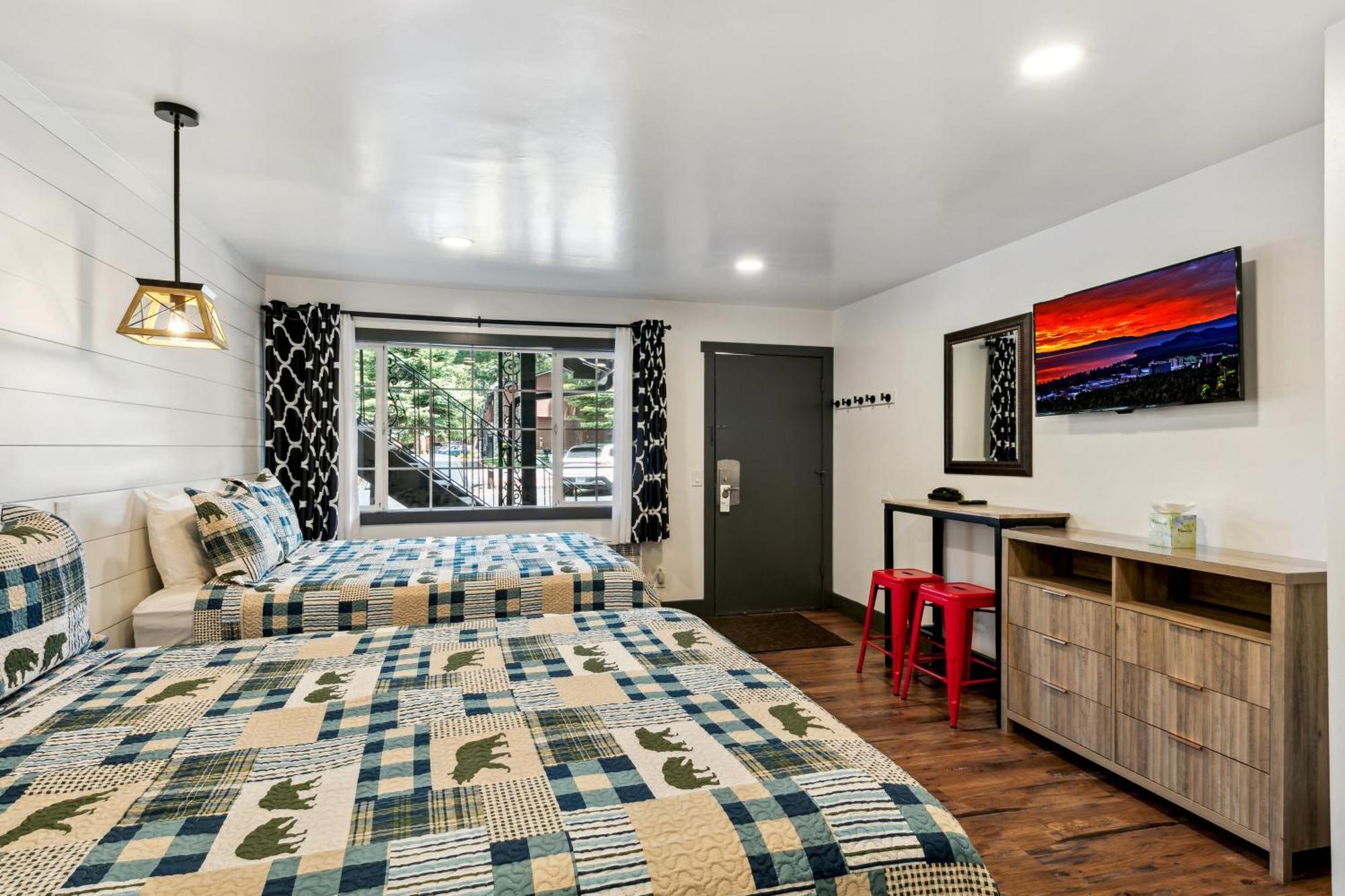 Queen Suite with Two Queen Beds