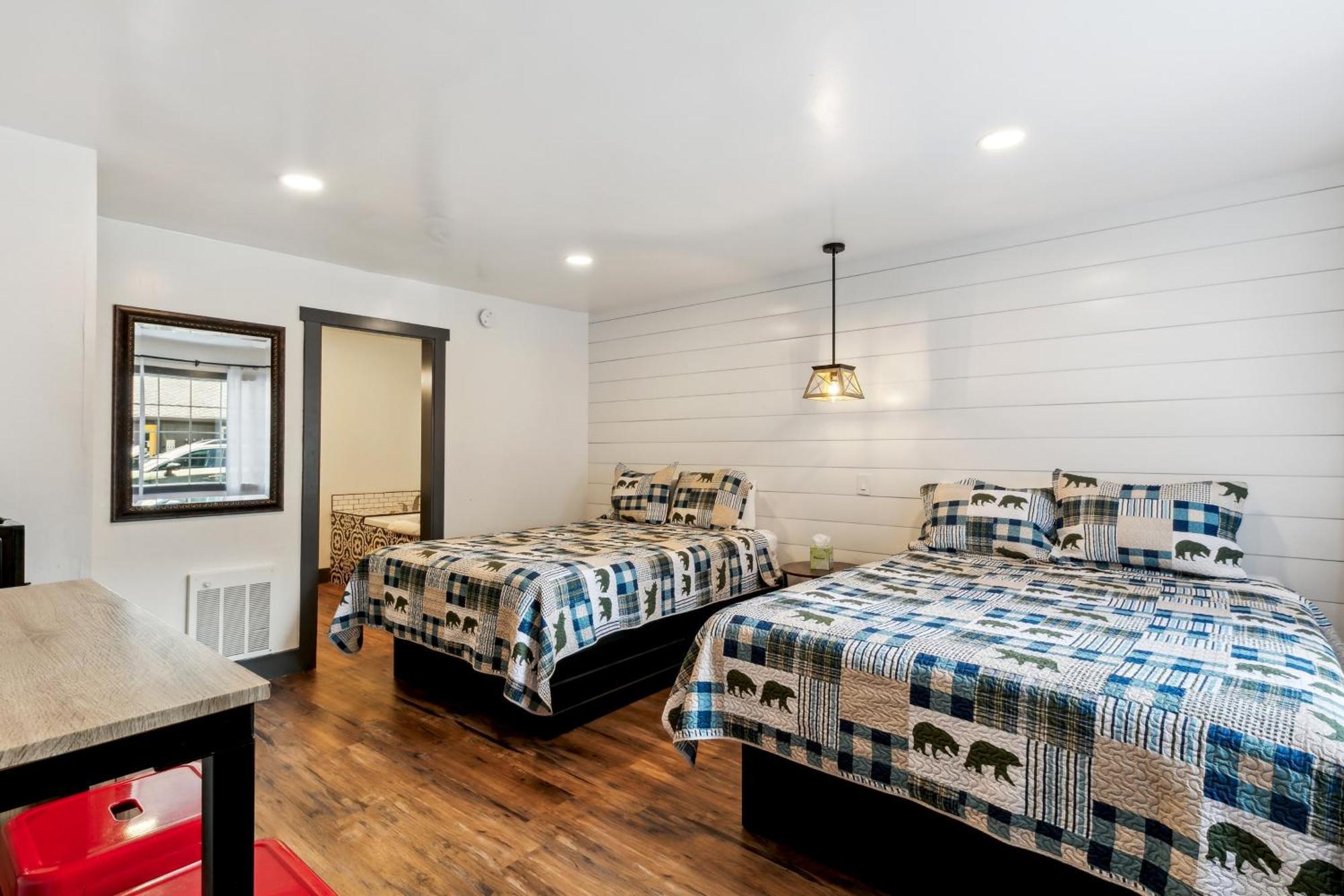 Two Queen Room with Spa Bath