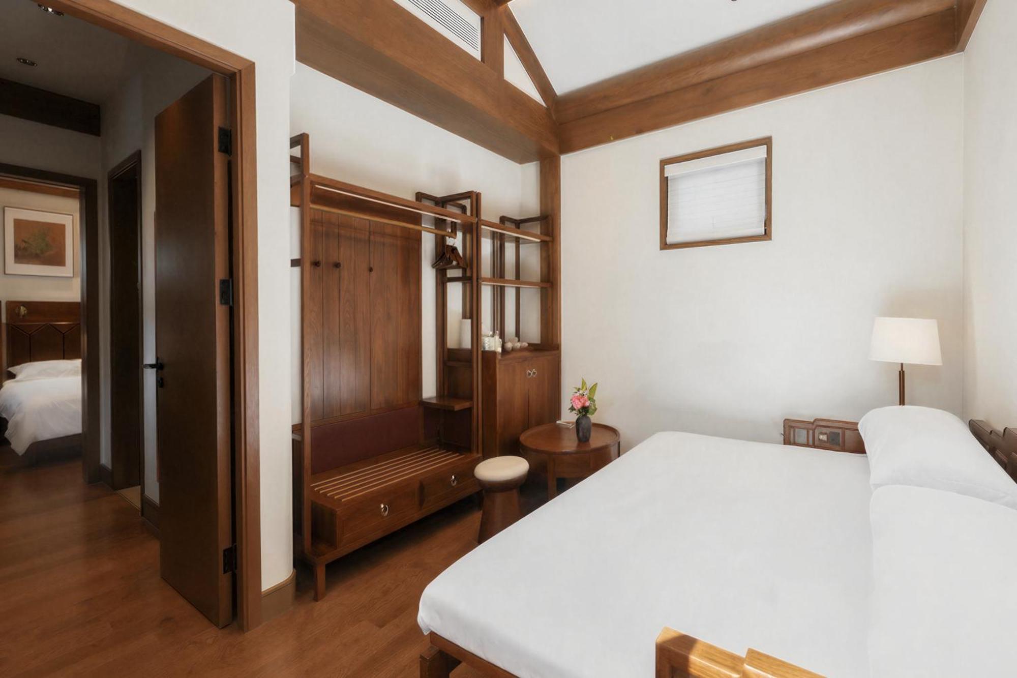 Junior Suite with Garden View