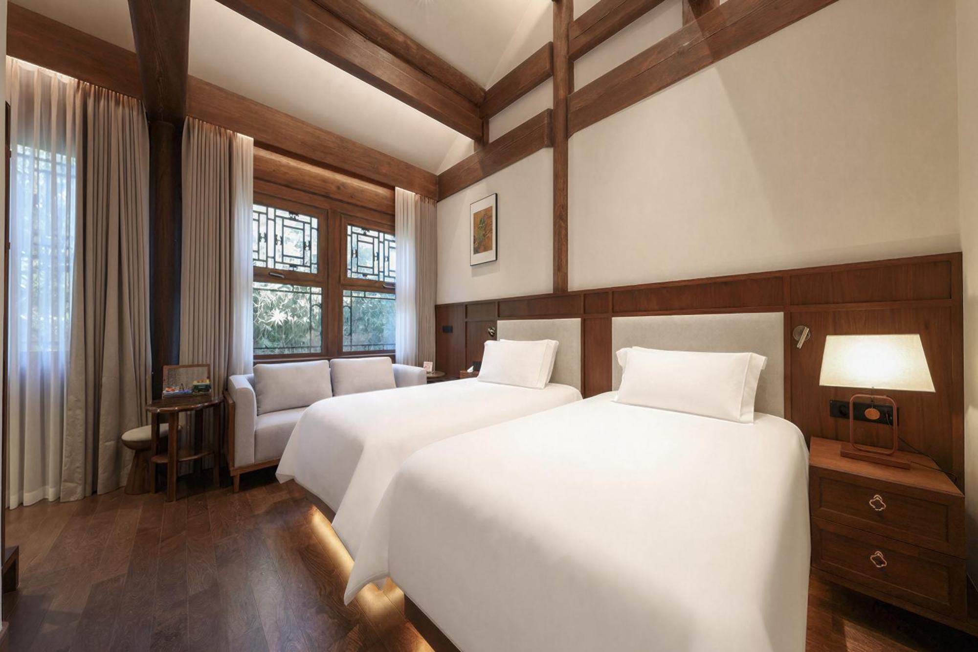 Junior Suite with Garden View