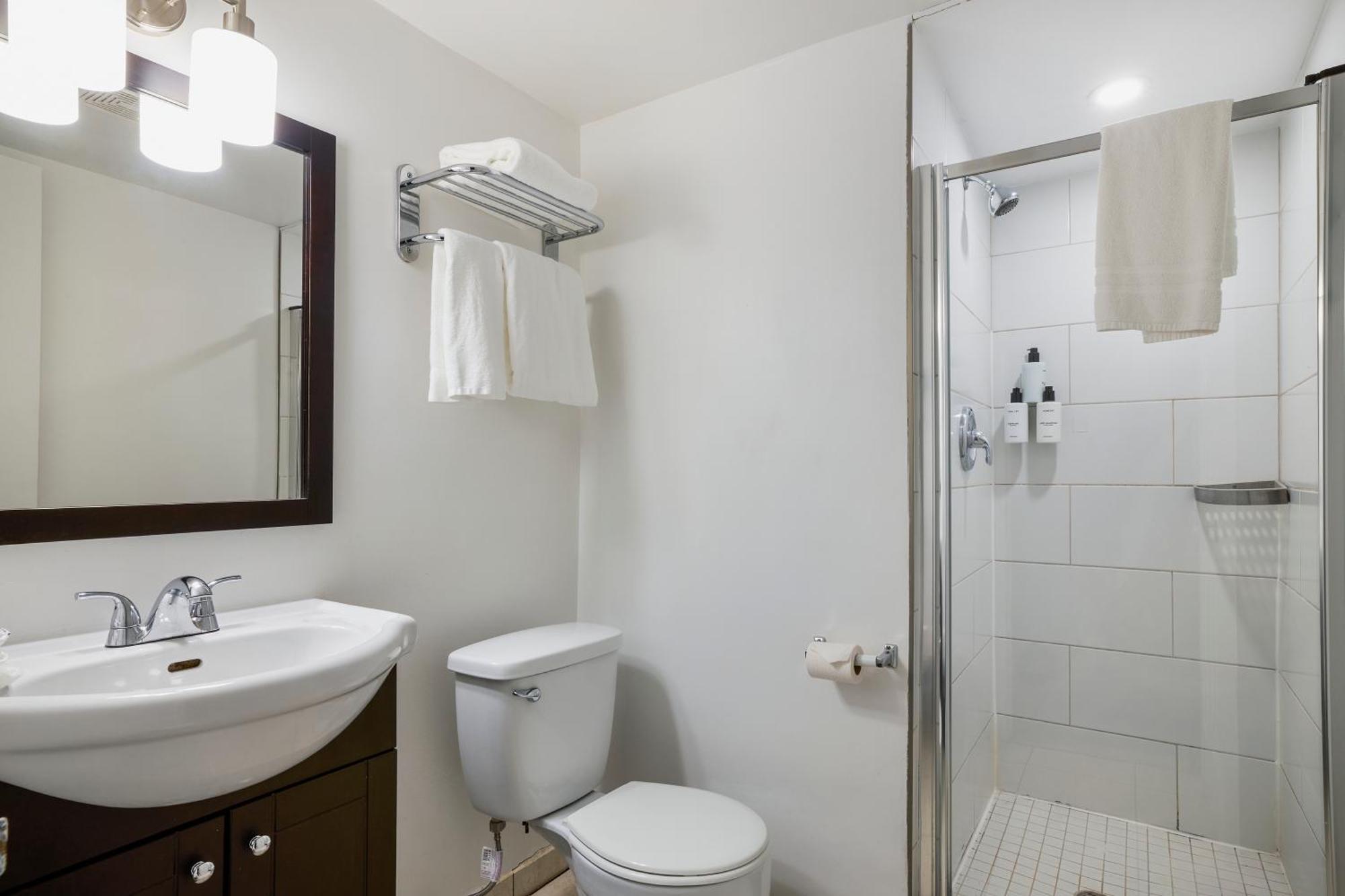 Standard Room, 1 Queen Bed