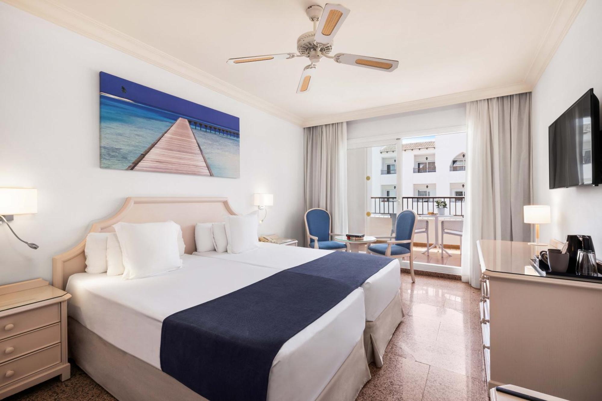 Twin Room with Patio View