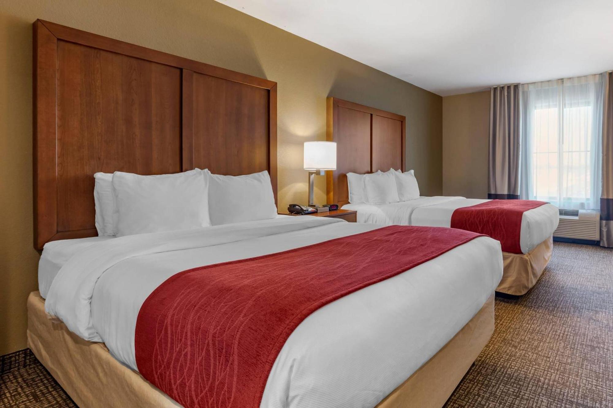 Queen Room with Two Queen Beds - Non-Smoking