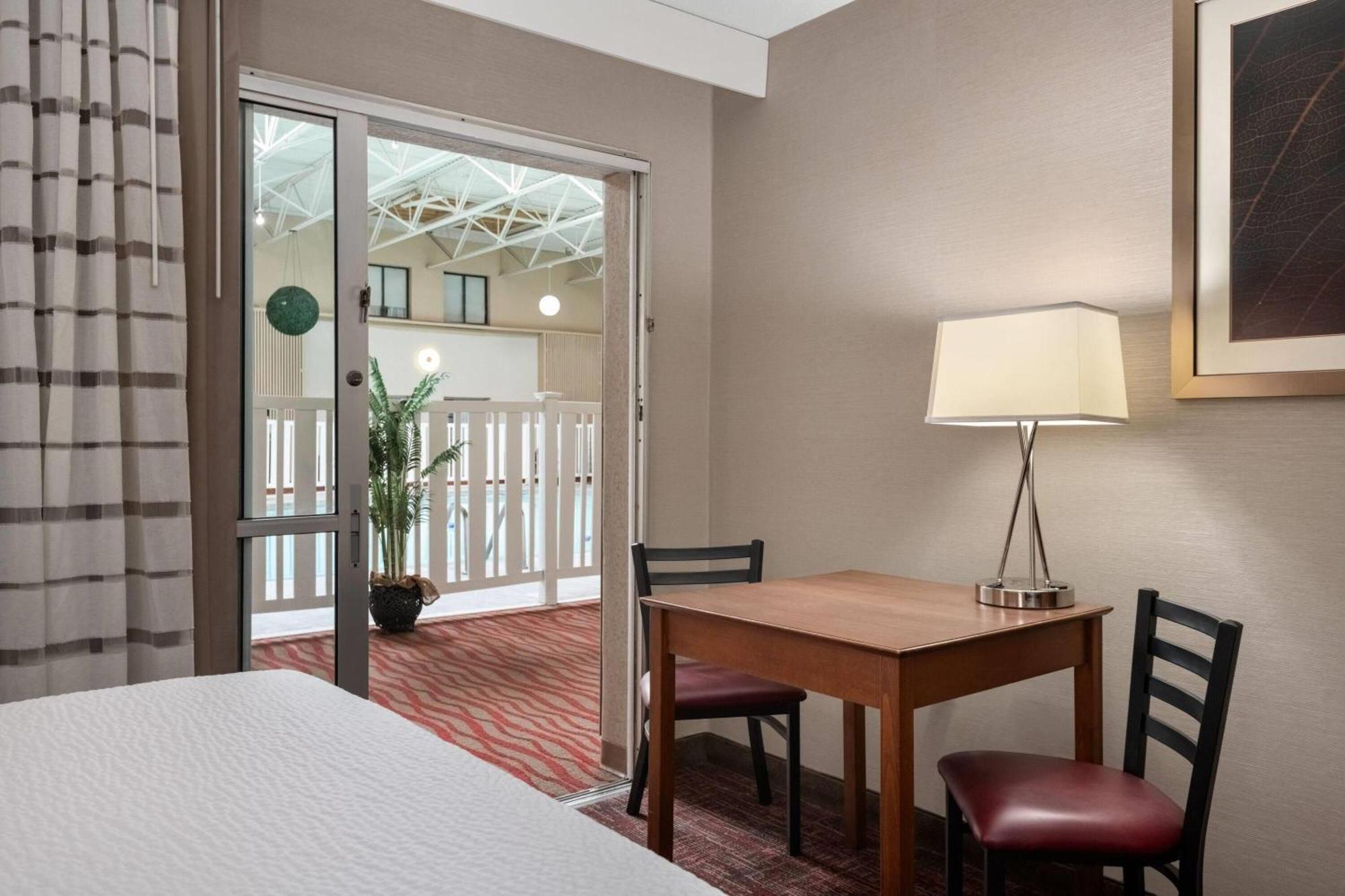 Poolside Queen Room with Two Queen Beds - Non-Smoking