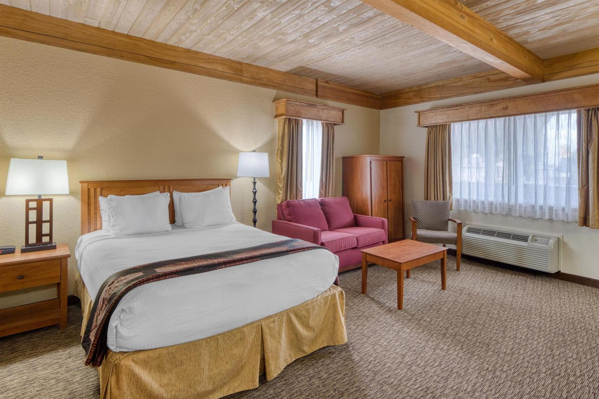 Queen Suite with Two Queen Beds - Non-Smoking