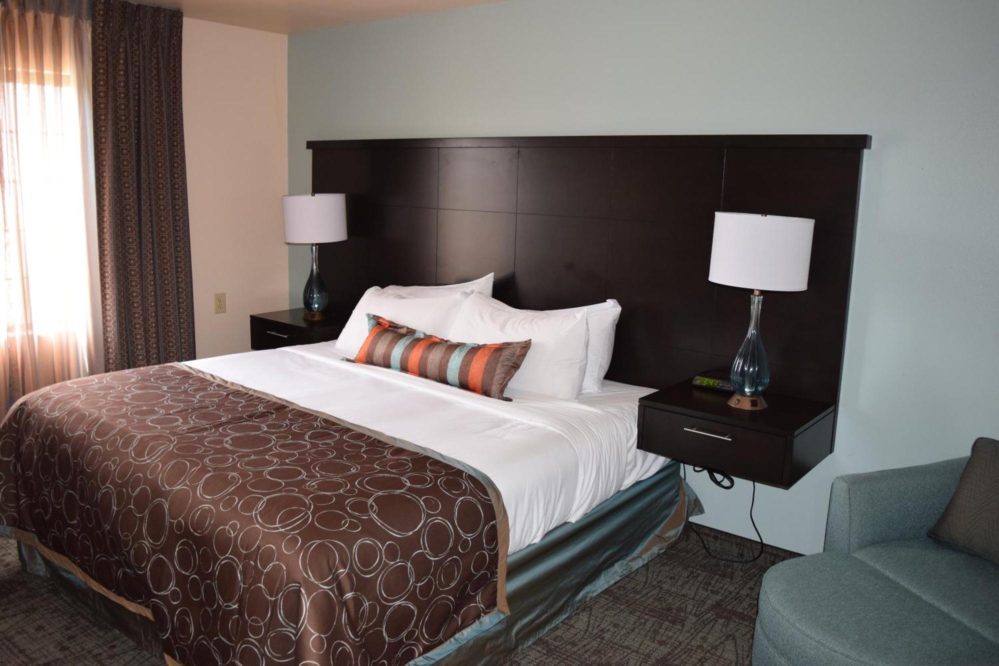 One-Bedroom King Suite