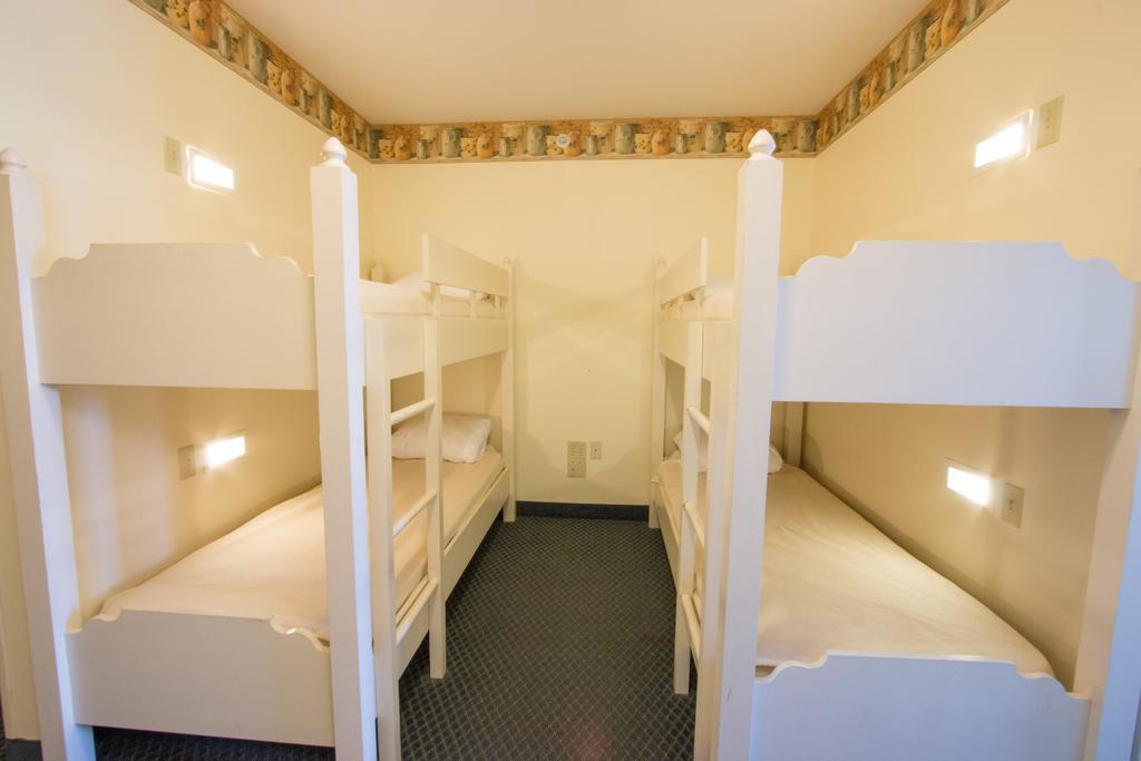 Queen Room with Two Queen Beds,698220612:JPEG