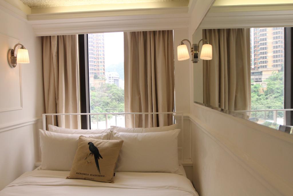 Smart Queen Room