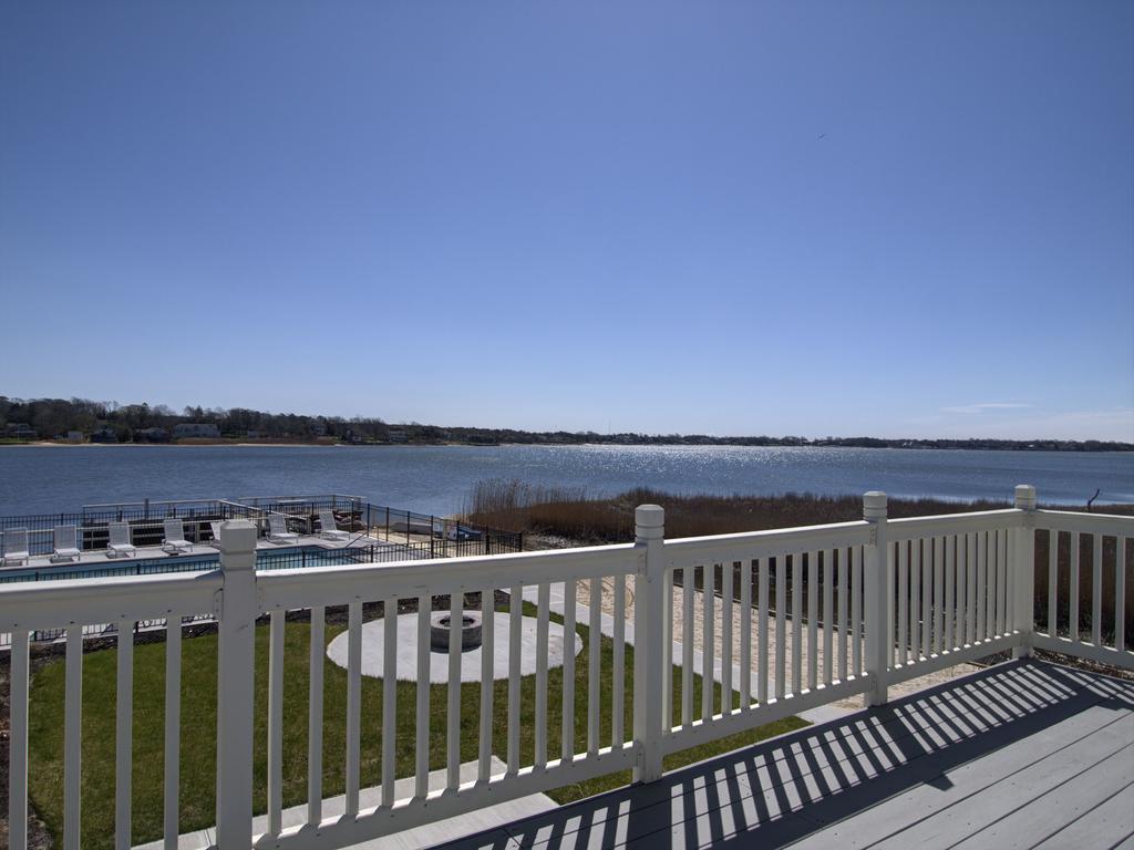 Penthouse Apartment with Bayview