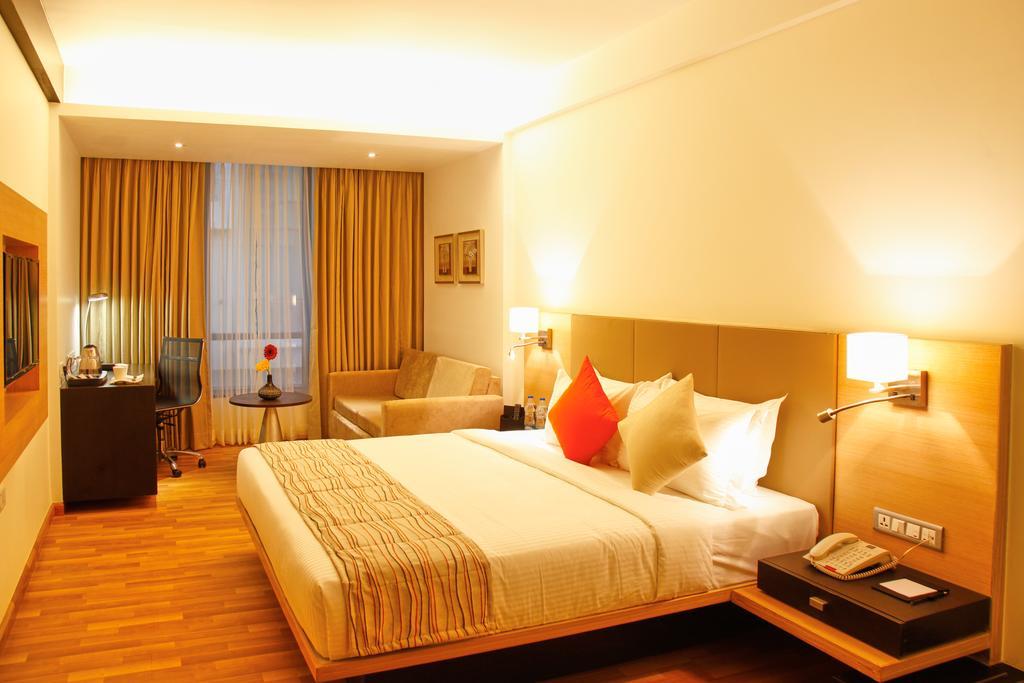 Deluxe Room with Garden / Pool View