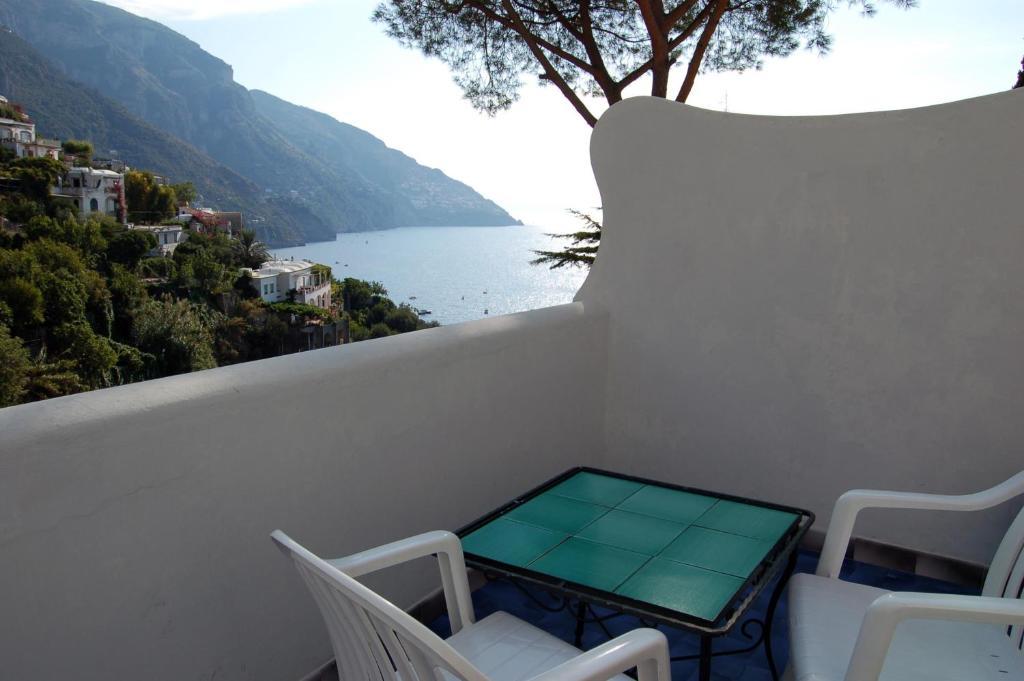 Superior Double Room with Partial Sea View