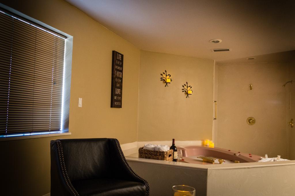 King Suite with Fireplace