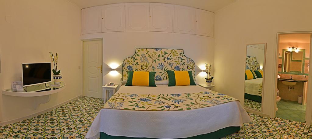 Deluxe Double Room with Terrace