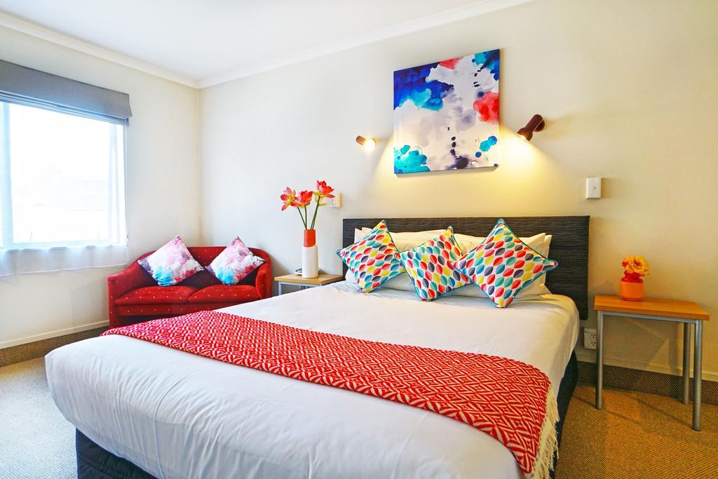 Studio with Hot Tub (2 Adults),442793445:JPEG