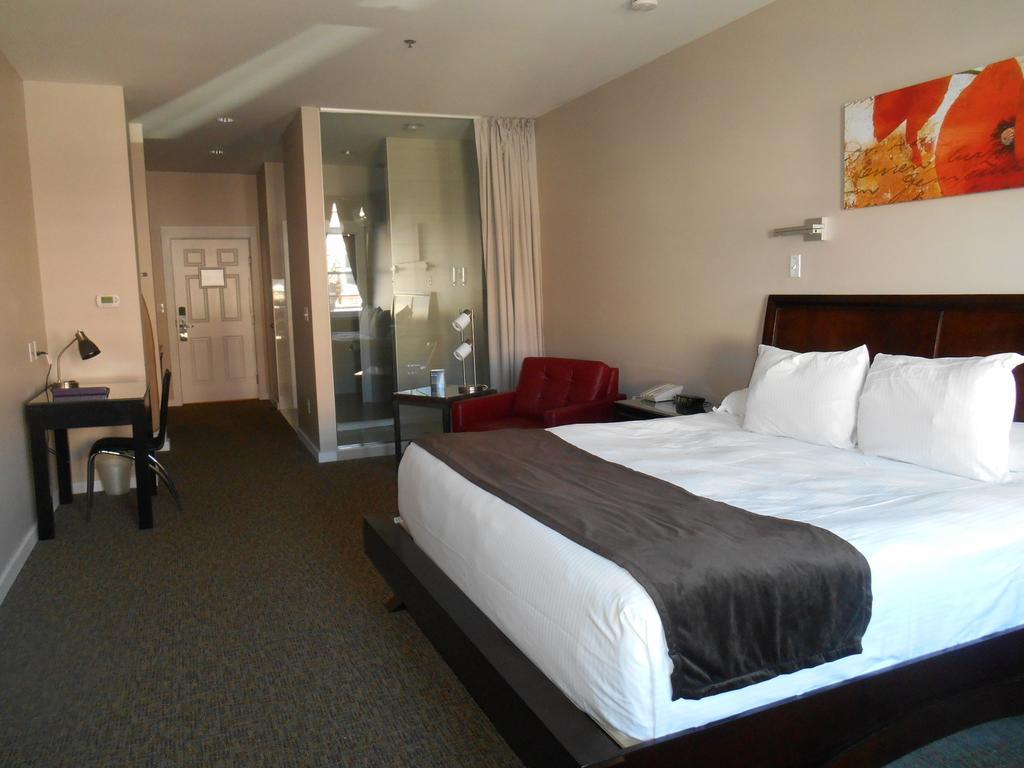 King Room with Kitchenette