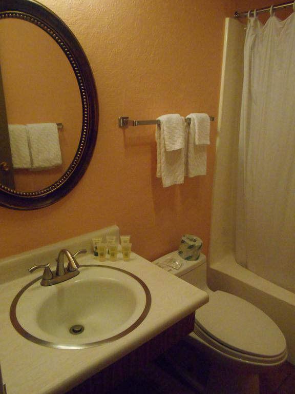 Queen Room,247501285:JPEG