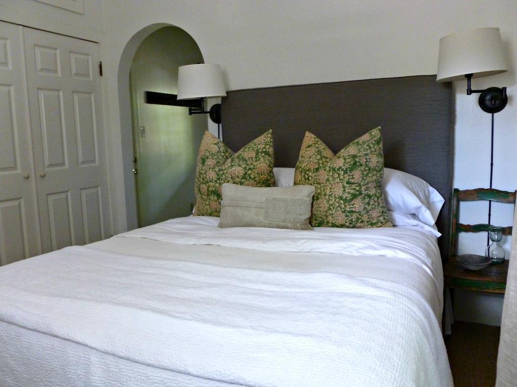 Queen Suite with Spa Bath,233986387:JPEG