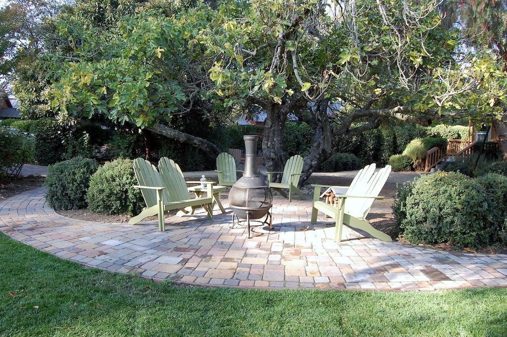 Two-Bedroom Cottage,894734581:JPEG