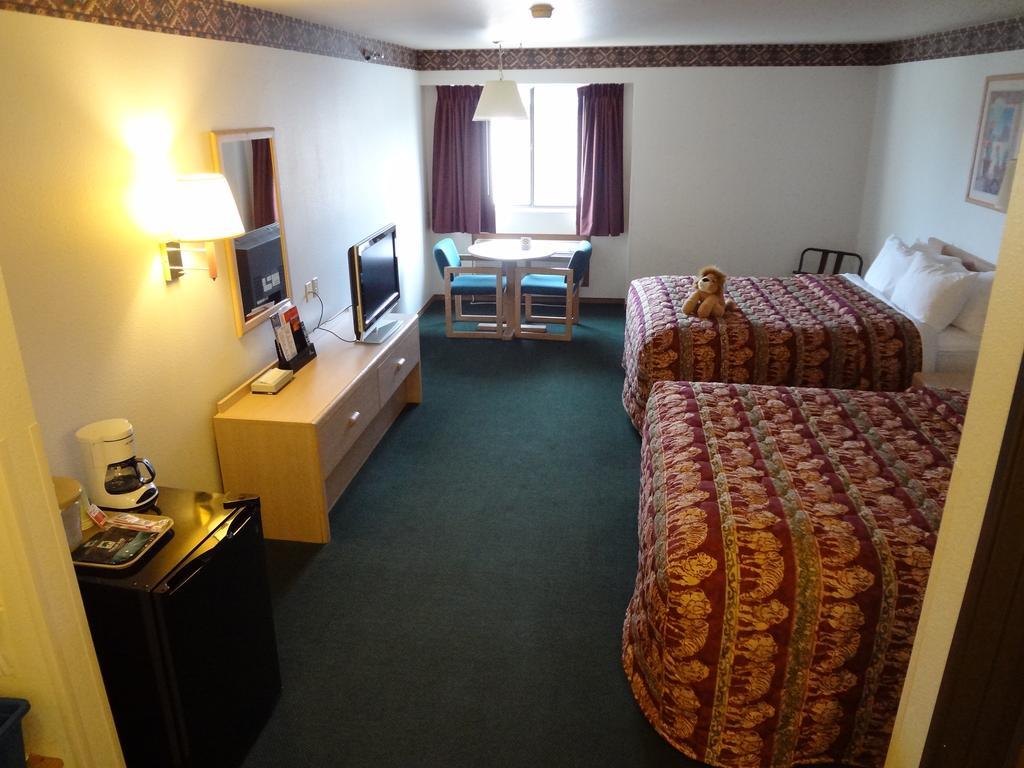 Queen Room with Two Queen Beds
