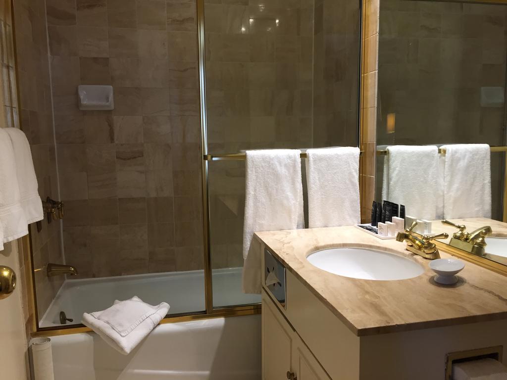 Deluxe Double Room with Two Double Beds,255621813:JPEG