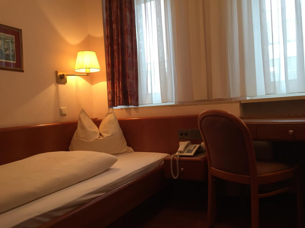 Economy Single Room,1212150535:JPEG