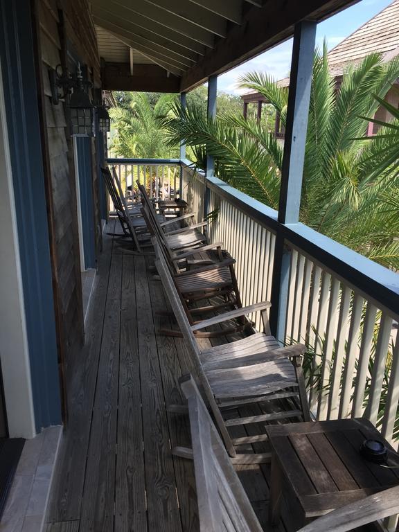 Deluxe King Room with Balcony,406823784:JPEG