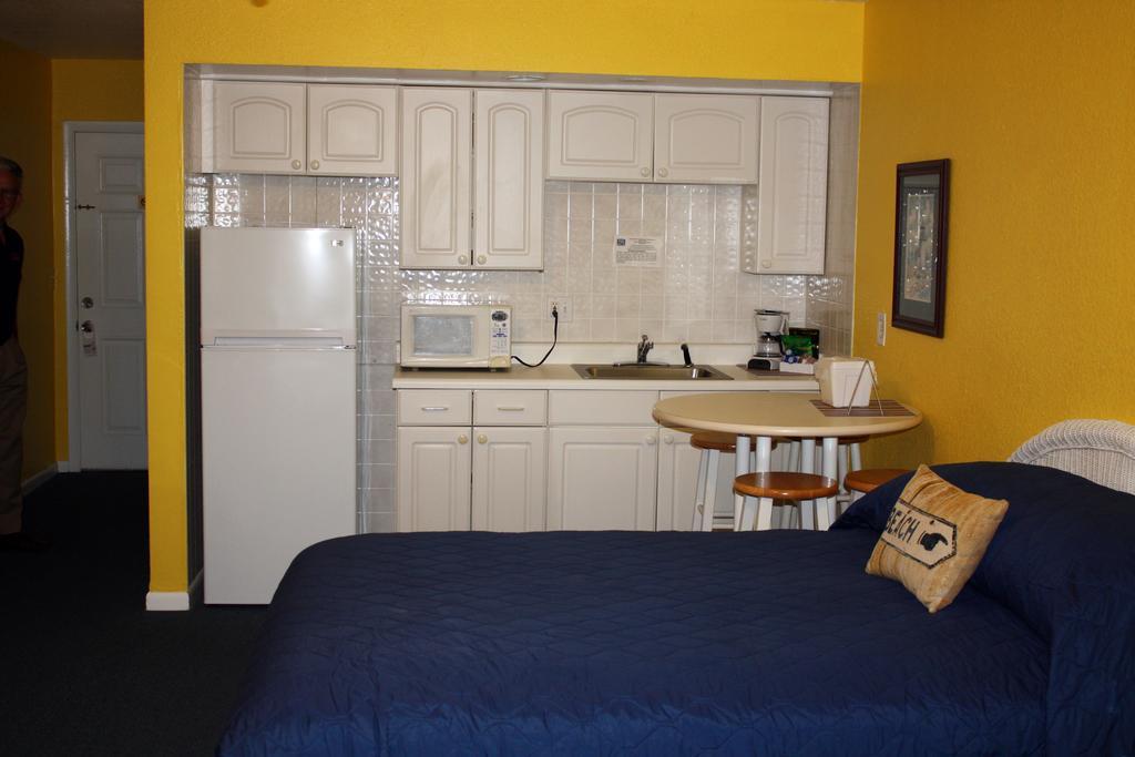 Queen Room with Two Queen Beds and View