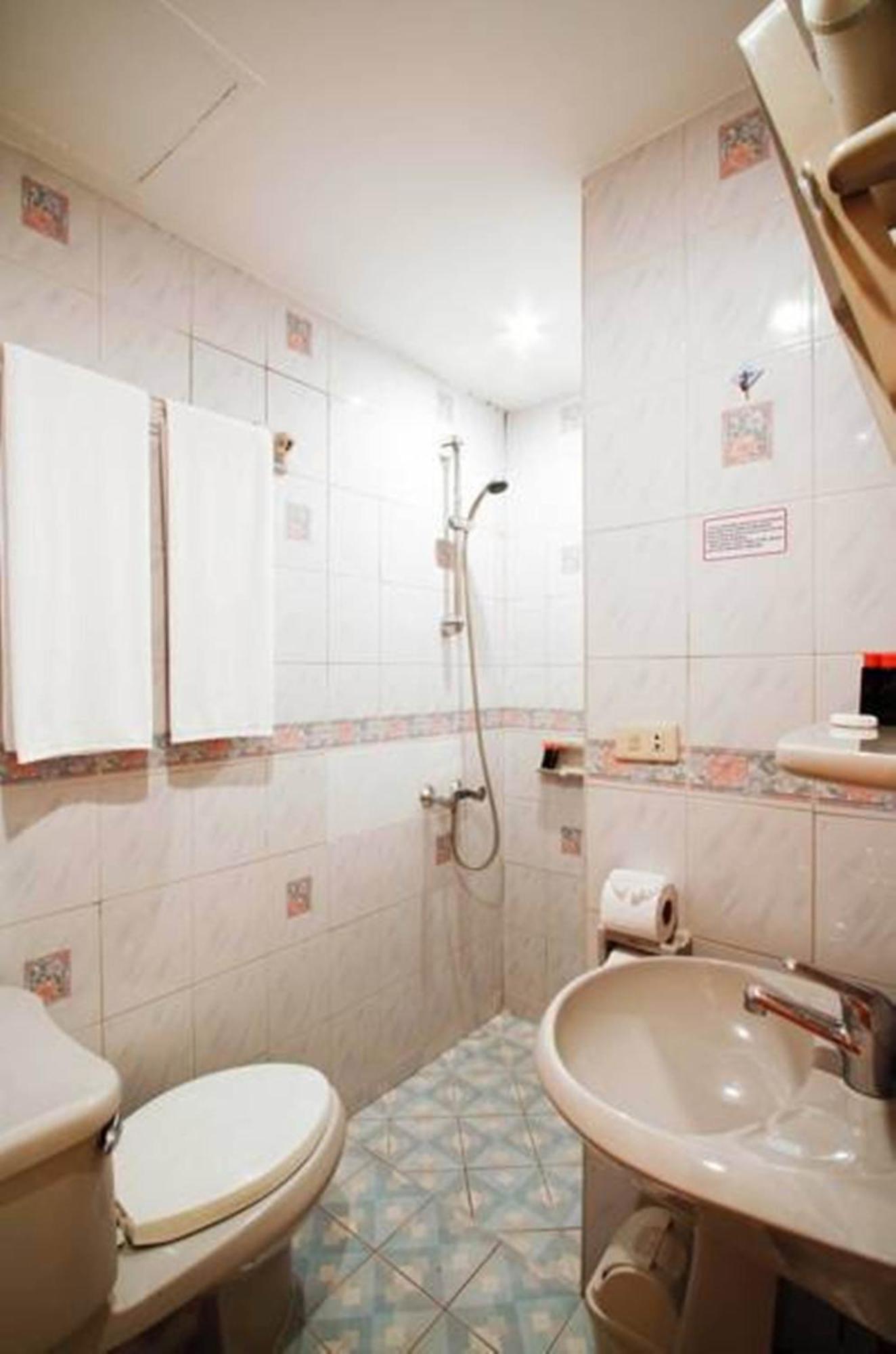 Standard Deluxe double room without Window,1406006174:JPEG