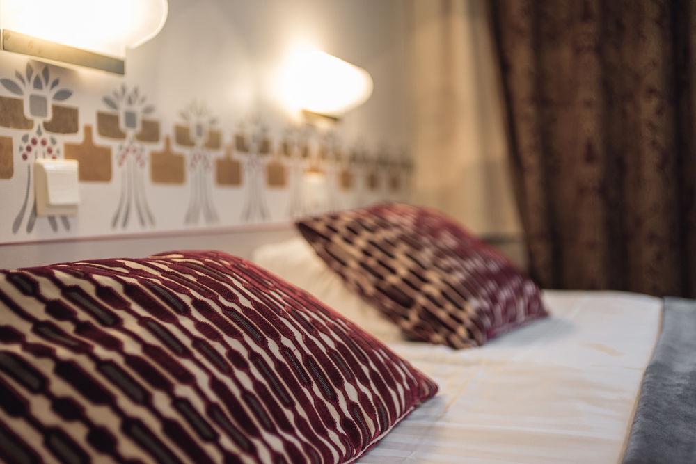 Classic Double Room,297521328:JPEG