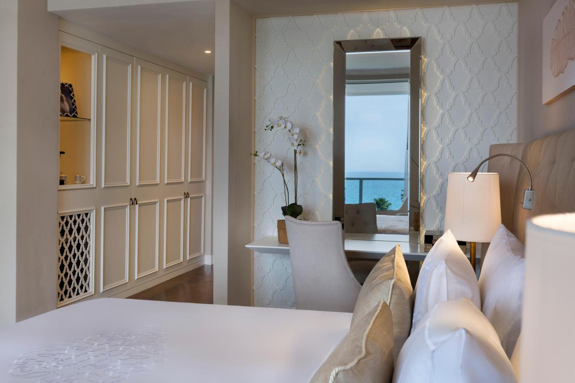 Deluxe Balcony with Sea View