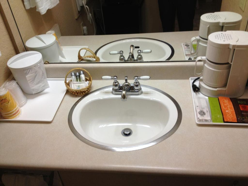 Deluxe King Room,30715103:JPEG
