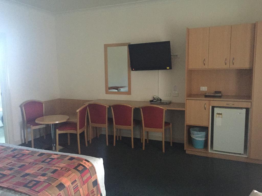 Family Room - 4