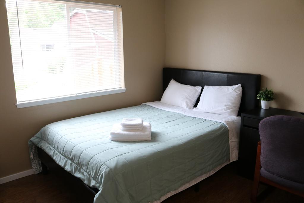 Standard Double Room with Shared Bathroom