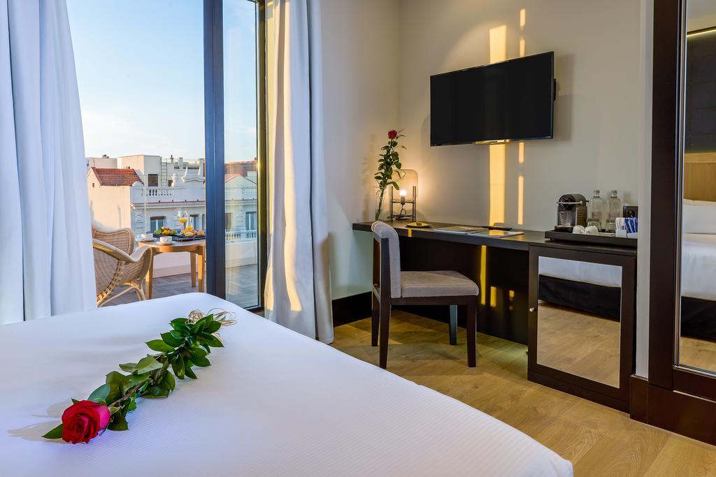 Deluxe Double Room with Terrace
