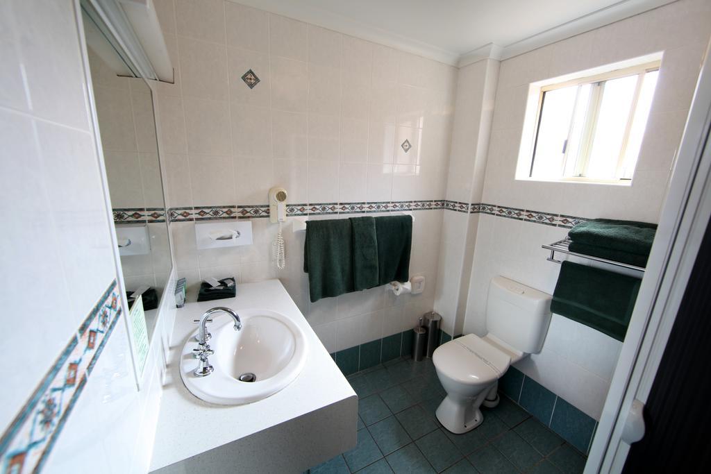 Three-Room Suite - 5