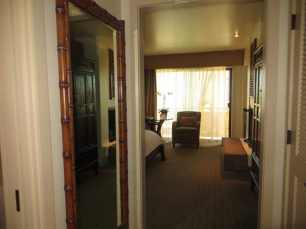 Deluxe King Room,323762758:JPEG