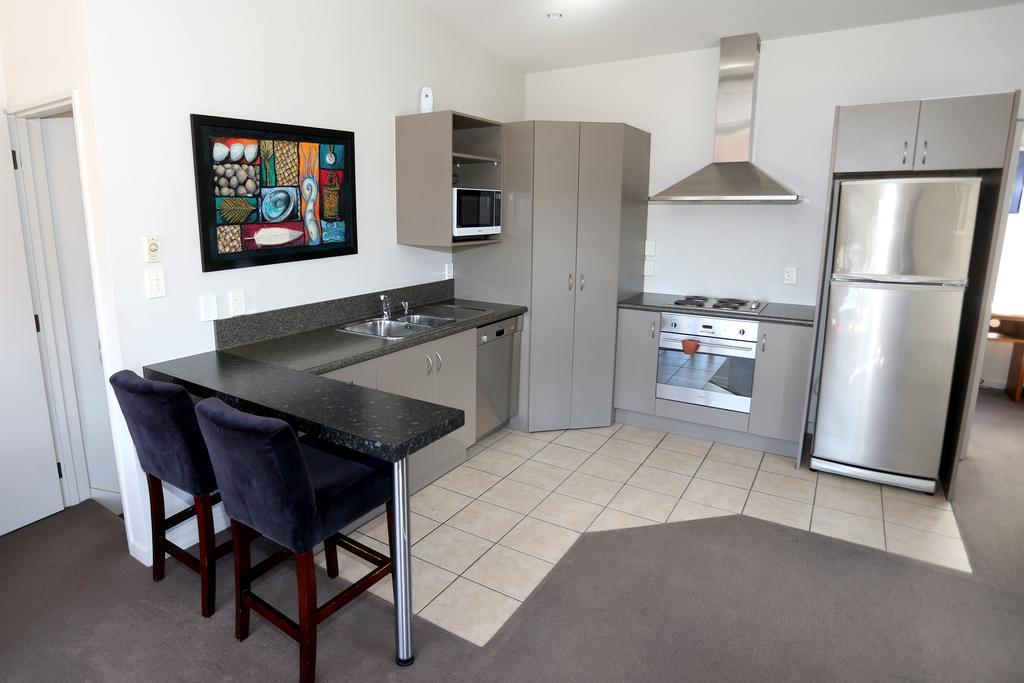 Family Two-Bedroom Apartment with Sea View,1321749463:JPEG