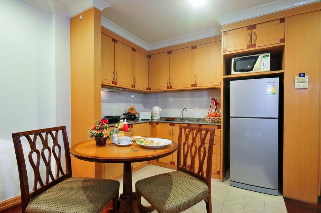 Executive Suite,679039938:JPEG