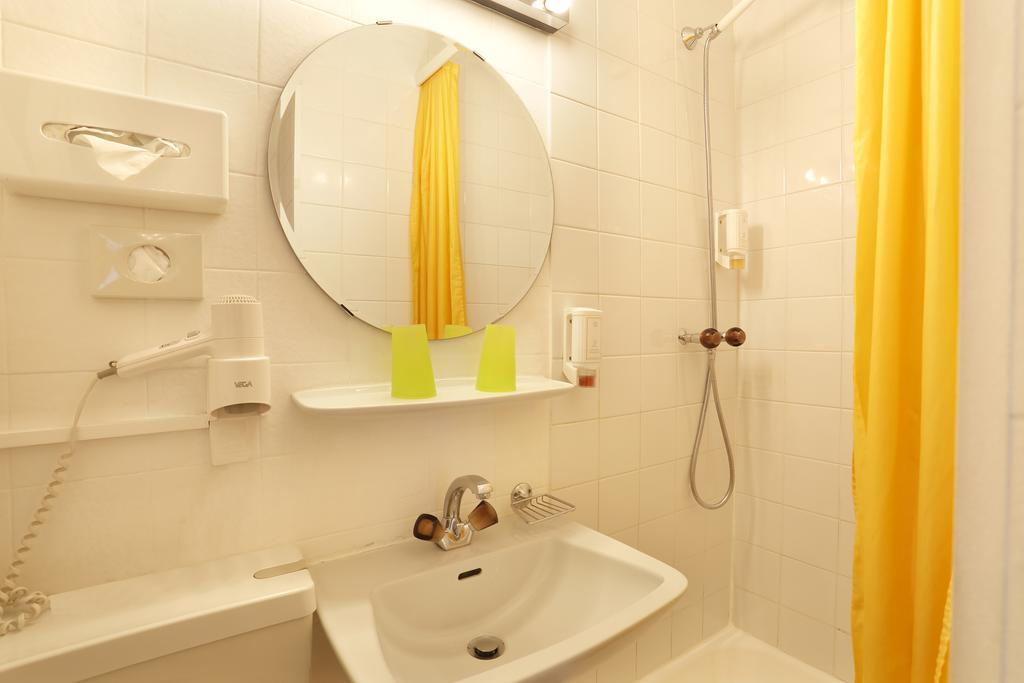 Compact Room