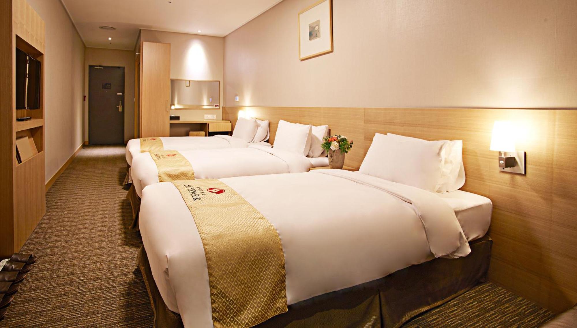 Triple Room