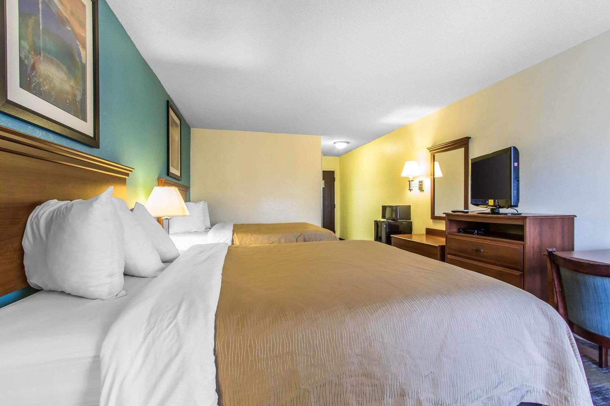 Queen Room with Two Queen Beds - Non-Smoking