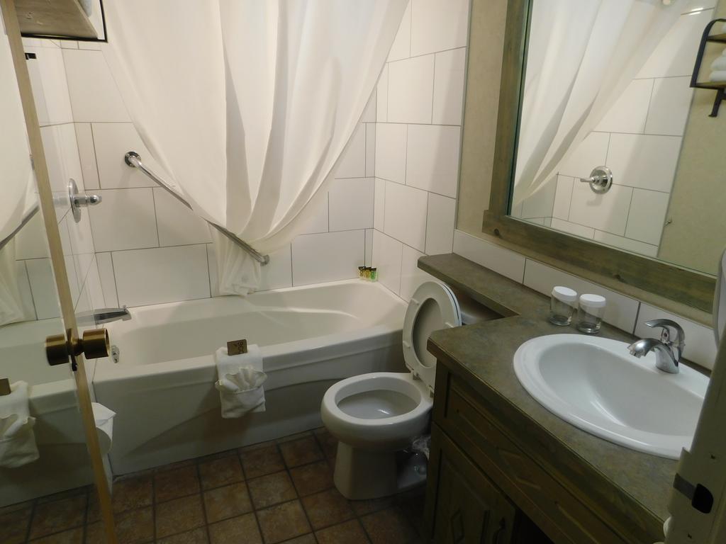 Studio,377729404:JPEG