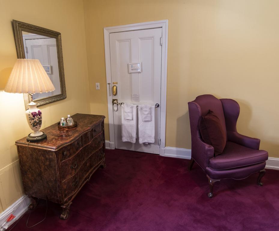 Queen Room with Shared Bathroom #1