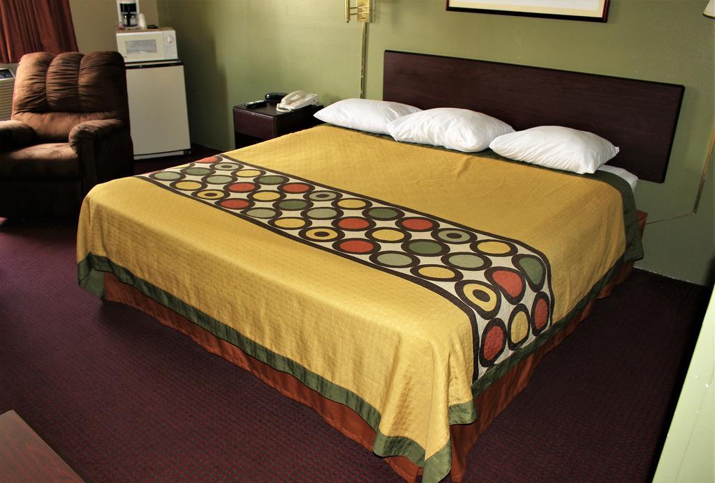 King Room - Non-Smoking