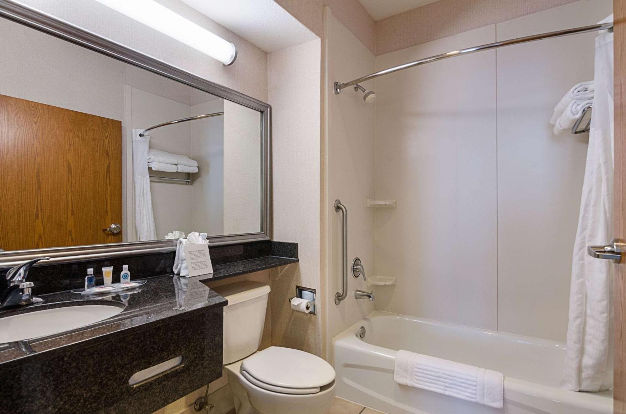 Queen Suite with Two Queen Beds