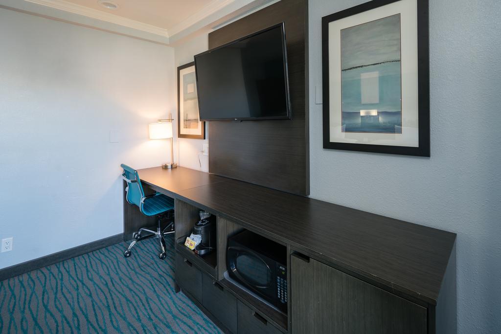 Queen Room - Disability Access/Non-Smoking