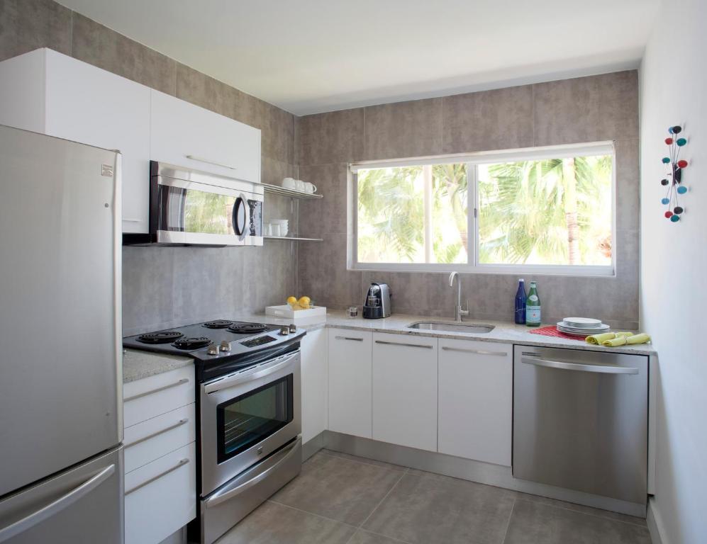 Two-Bedroom Apartment with kitchen,385287709:JPEG