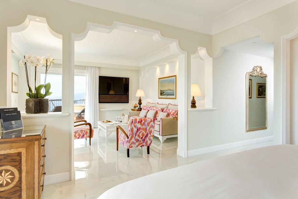 Royal Junior Suite Sea View Terrace with Spa Bath